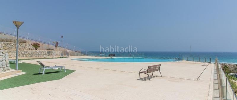 Foto 5a1df6a2-8831-4144-a5d8-c5c31f6a3075. Apartamento  2 dormitorios y 2 baños gran terraza con vistas 1 linea piscina garaje y trastero en Elche / Elx