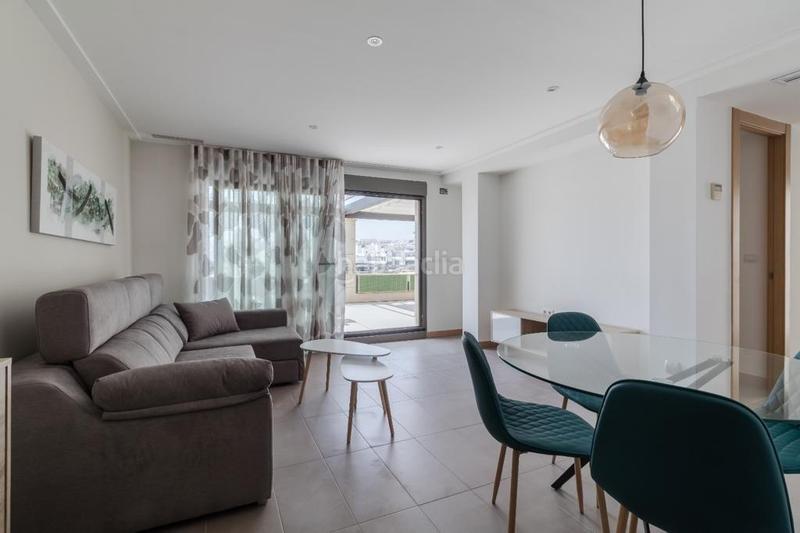 Foto 632986cc-9392-4b63-8bbe-c9686d35b59d. Apartamento  2 dormitorios y 2 baños gran terraza con vistas 1 linea piscina garaje y trastero en Elche / Elx