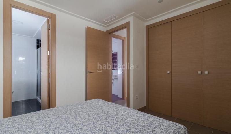 Foto 84b4ca22-e133-443e-bf23-7ed17b46d88e. Apartamento  2 dormitorios y 2 baños gran terraza con vistas 1 linea piscina garaje y trastero en Elche / Elx