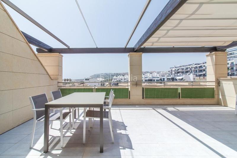 Foto 8bb969fd-b174-4a97-ba78-132e2fc1a51d. Apartamento  2 dormitorios y 2 baños gran terraza con vistas 1 linea piscina garaje y trastero en Elche / Elx
