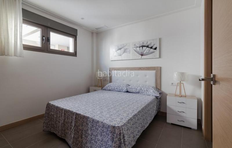 Foto 9d6b6172-4917-42c4-ba30-4701d4f423f0. Apartamento  2 dormitorios y 2 baños gran terraza con vistas 1 linea piscina garaje y trastero en Elche / Elx