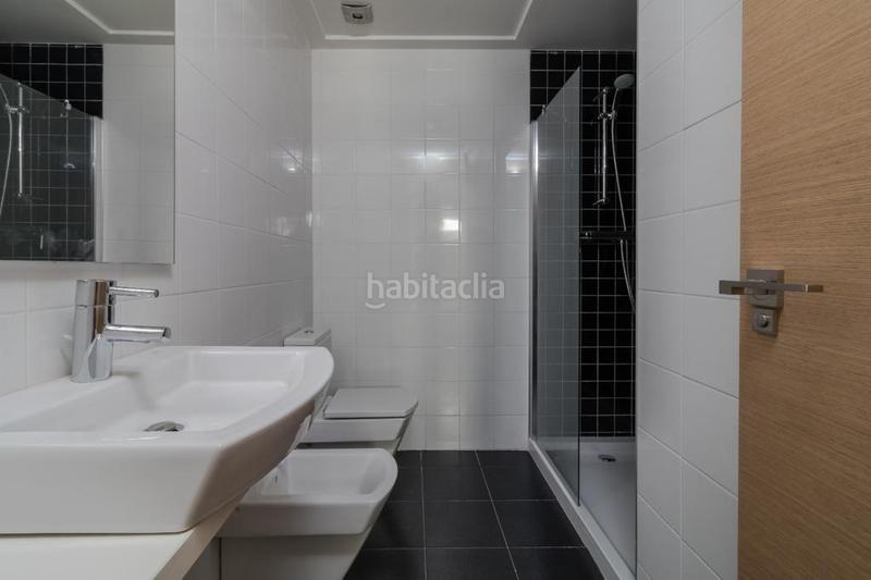 Foto 9dcab10c-37b5-4586-93b8-0cd9424d61fe. Apartamento  2 dormitorios y 2 baños gran terraza con vistas 1 linea piscina garaje y trastero en Elche / Elx