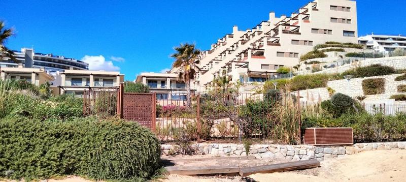 Foto a1f9b859-616a-4973-97f7-cf16769aa818. Apartamento  2 dormitorios y 2 baños gran terraza con vistas 1 linea piscina garaje y trastero en Elche / Elx