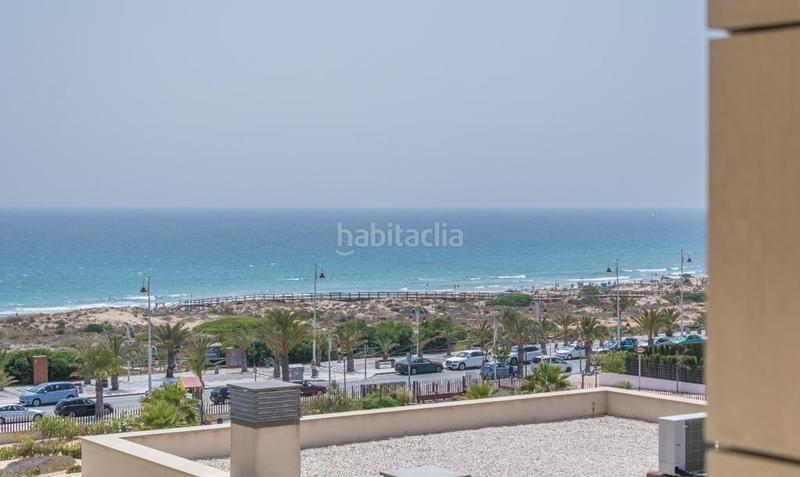 Foto b1d65eb1-32d7-4ead-9e01-8b710cfb2685. Apartamento  2 dormitorios y 2 baños gran terraza con vistas 1 linea piscina garaje y trastero en Elche / Elx