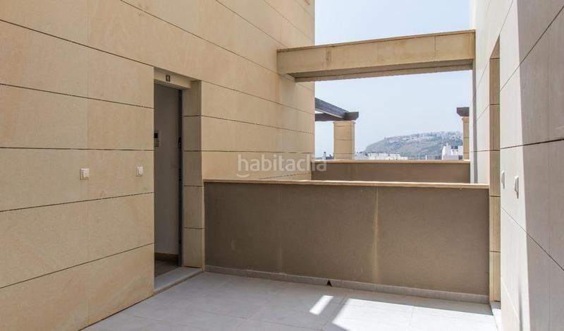Foto c42b708e-e1ab-44e7-9f9e-ac7e4bc17b82. Apartamento  2 dormitorios y 2 baños gran terraza con vistas 1 linea piscina garaje y trastero en Elche / Elx