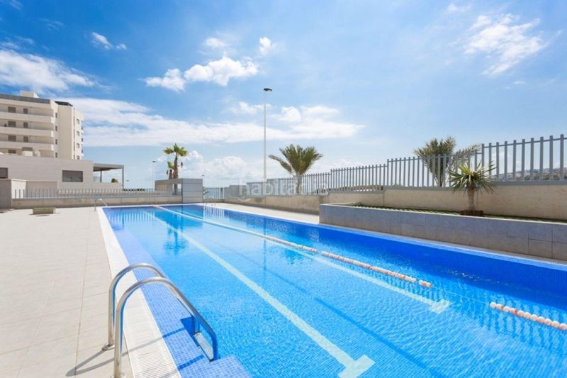 Foto bf54d7dd-e4c2-45b8-8122-d1d75c43a94c. Apartament amb calefacció aparcament piscina a Los Arenales del Sol Elche / Elx