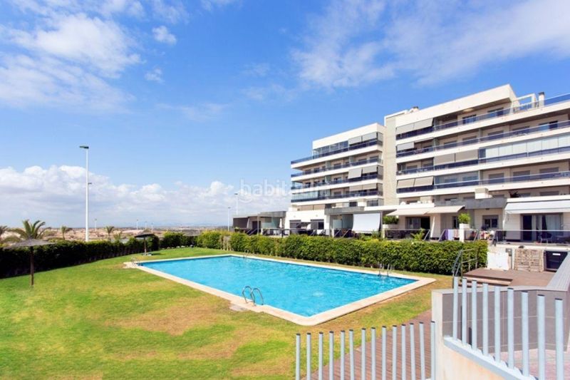 Foto c2146107-a048-47d9-809f-c99f02a75bfc. Apartament amb calefacció aparcament piscina a Los Arenales del Sol Elche / Elx