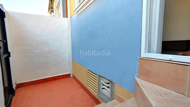 Foto 15317bfd-facc-4b65-8ca3-837a11d2b68c. Casa bungalow duplex reformado de 2 dormitorios con jardines y terrazas en urb. con piscina y vistas en Elche / Elx