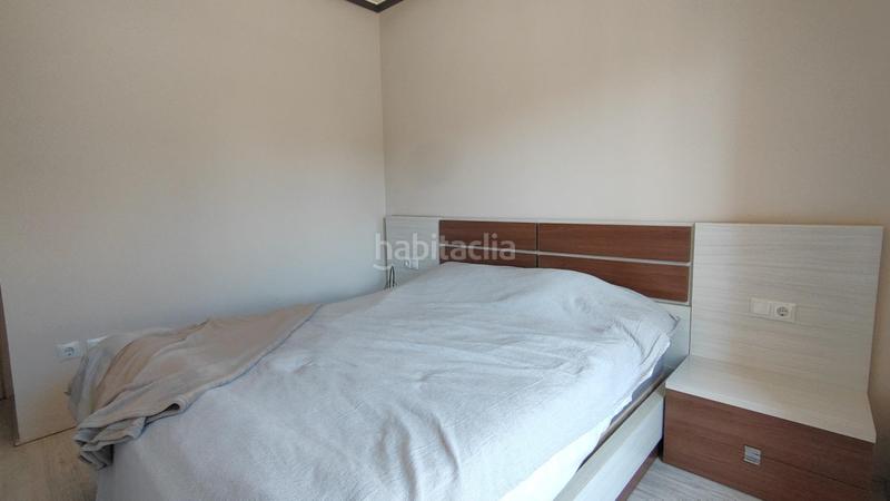 Foto 894836aa-d81a-4b14-9f0b-969bff6efd1a. Casa bungalow duplex reformado de 2 dormitorios con jardines y terrazas en urb. con piscina y vistas en Elche / Elx