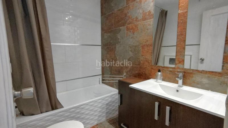 Foto d9c148a3-ac9a-48ee-9751-ce8589e2c9b0. Casa bungalow duplex reformado de 2 dormitorios con jardines y terrazas en urb. con piscina y vistas en Elche / Elx