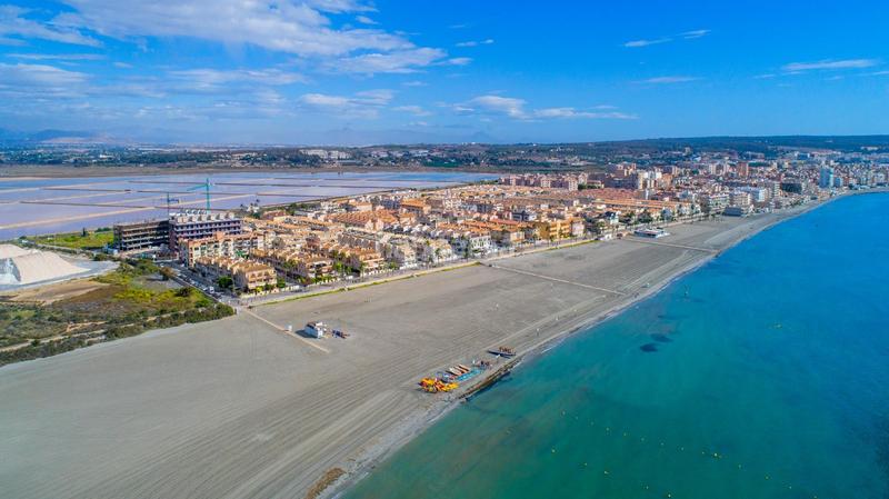Foto f2cdccbe-7df6-49be-ab96-153f21441dc9. Àtic amb calefacció aparcament piscina a Playa Tamarit-Playa Lissa Santa Pola