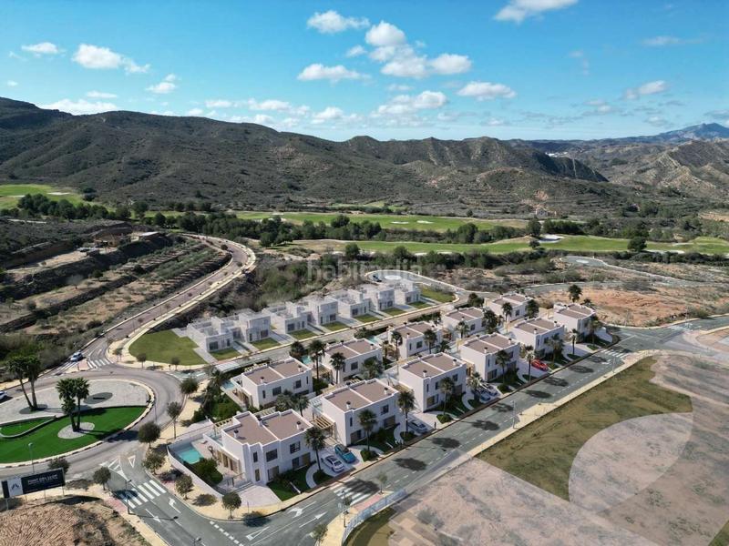Foto 82d06c8e-ca83-46a2-a2c5-8f5c907c17c7. Chalet gran villa de lujo pareada de 3 dorm y 3 baños con parcela y piscina privada y vistas frente al campo de golf en Monforte del Cid