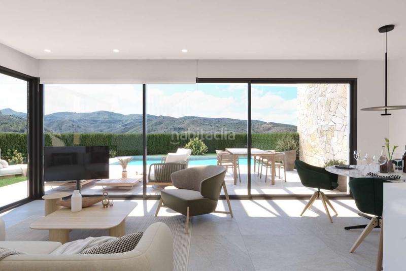 Foto e55c7a11-eafe-457b-a1c9-c6a2bfd049b6. Chalet gran villa de lujo pareada de 3 dorm y 3 baños con parcela y piscina privada y vistas frente al campo de golf en Monforte del Cid