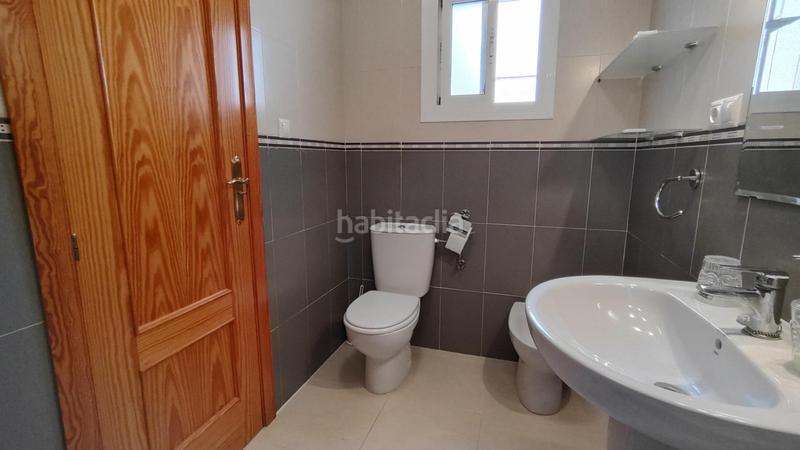 Foto 0feadfaa-c9bc-4635-9a9d-040e1efff5d4. Dúplex  3 dormitorios y 2 baños con solarium y sótano en urb con piscina comunitaria en gran alacant en Santa Pola