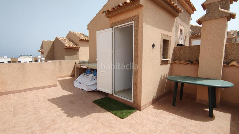 Foto 307eb07a-9566-4b75-a60d-08a00da14e5c. Dúplex  3 dormitorios y 2 baños con solarium y sótano en urb con piscina comunitaria en gran alacant en Santa Pola