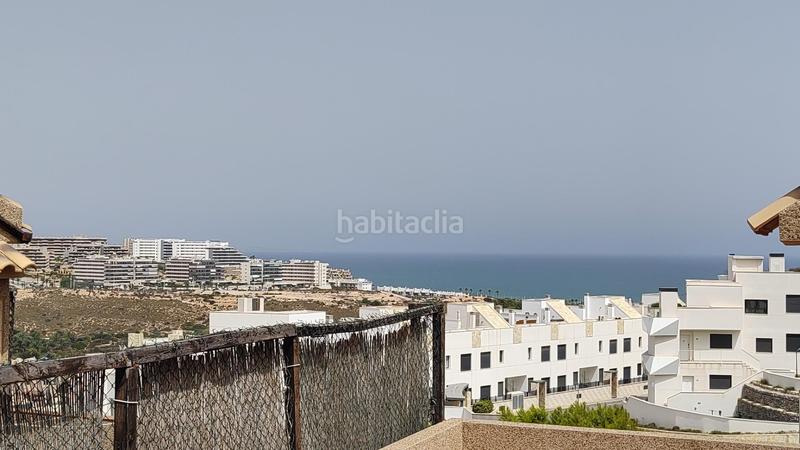 Foto 3f929a0b-aa86-4663-8df5-f219d0ed8372. Dúplex  3 dormitorios y 2 baños con solarium y sótano en urb con piscina comunitaria en gran alacant en Santa Pola