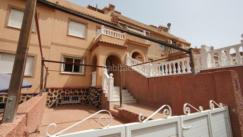 Foto 5731d2b6-deb5-40fc-85e0-399cb7e01a38. Dúplex  3 dormitorios y 2 baños con solarium y sótano en urb con piscina comunitaria en gran alacant en Santa Pola