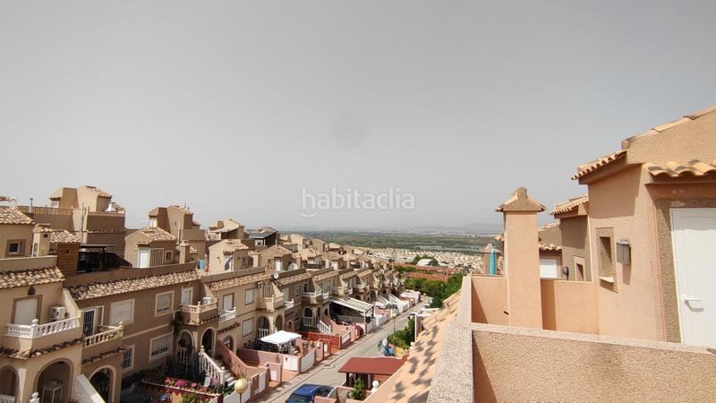 Foto 646a869c-ec43-4a94-a3e0-405fb7a024e2. Dúplex  3 dormitorios y 2 baños con solarium y sótano en urb con piscina comunitaria en gran alacant en Santa Pola