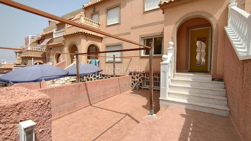 Foto 71bd1b62-ae67-4d66-9804-f472589ffef8. Dúplex  3 dormitorios y 2 baños con solarium y sótano en urb con piscina comunitaria en gran alacant en Santa Pola