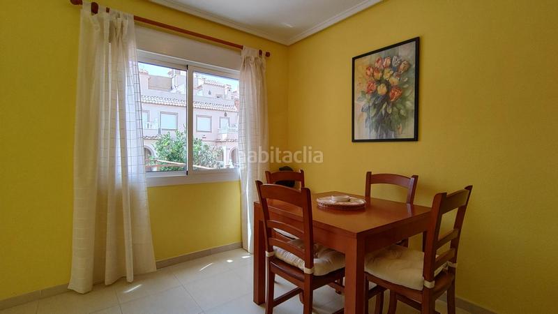Foto 75e84360-b21a-4db9-8559-fca5cedbc987. Dúplex  3 dormitorios y 2 baños con solarium y sótano en urb con piscina comunitaria en gran alacant en Santa Pola