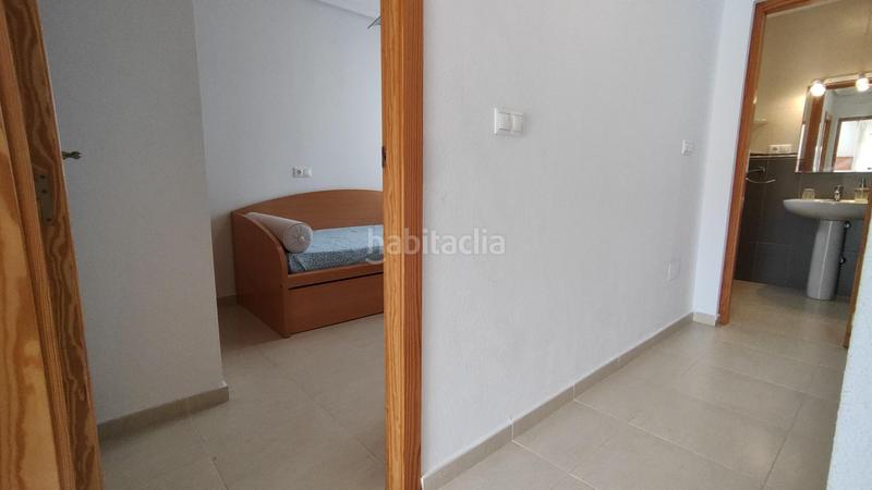 Foto 956507d5-8f6d-4aa6-8261-abcfa99598f0. Dúplex  3 dormitorios y 2 baños con solarium y sótano en urb con piscina comunitaria en gran alacant en Santa Pola