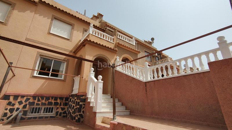 Foto 98364ae3-7967-4a52-bd30-67fdf4806769. Dúplex  3 dormitorios y 2 baños con solarium y sótano en urb con piscina comunitaria en gran alacant en Santa Pola