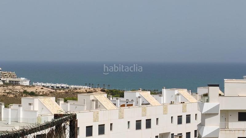 Foto a7f766ba-b8c9-4288-a7e0-98ba5461d2f8. Dúplex  3 dormitorios y 2 baños con solarium y sótano en urb con piscina comunitaria en gran alacant en Santa Pola