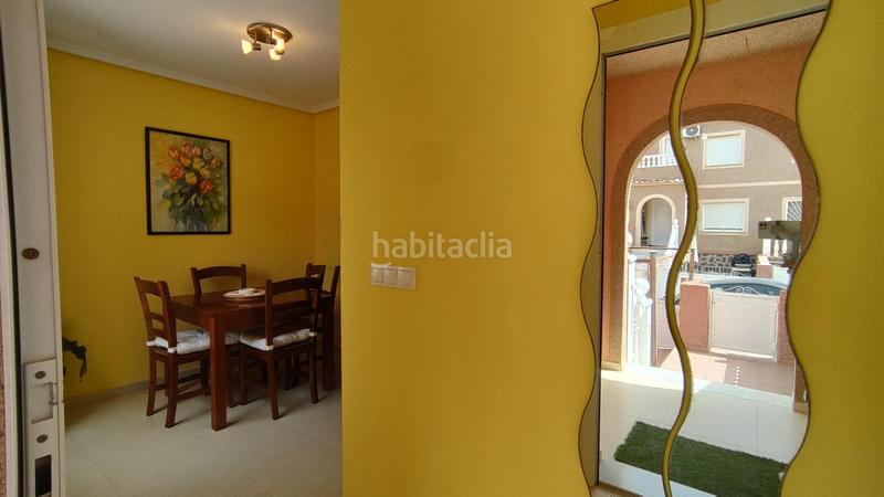 Foto aab81903-eccd-43f4-876f-c0d5e9016d25. Dúplex  3 dormitorios y 2 baños con solarium y sótano en urb con piscina comunitaria en gran alacant en Santa Pola