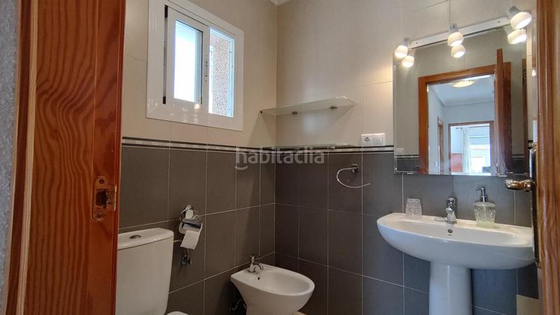 Foto ad07d779-b561-4628-ade0-dc058ec8ad98. Dúplex  3 dormitorios y 2 baños con solarium y sótano en urb con piscina comunitaria en gran alacant en Santa Pola