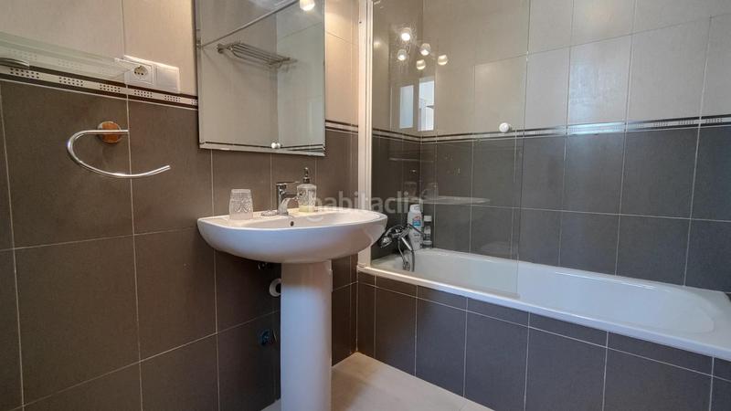 Foto c53ff8e1-6654-4bc6-8ab0-82667ab5861c. Dúplex  3 dormitorios y 2 baños con solarium y sótano en urb con piscina comunitaria en gran alacant en Santa Pola