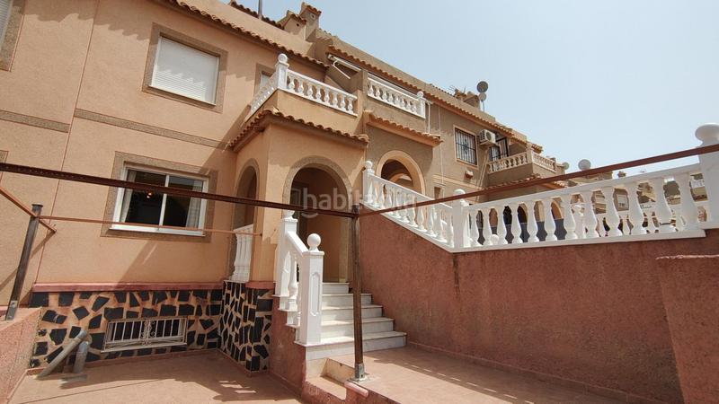 Foto d040da16-3b16-48a6-a9ce-2c5c20c049b3. Dúplex  3 dormitorios y 2 baños con solarium y sótano en urb con piscina comunitaria en gran alacant en Santa Pola