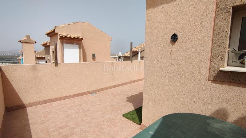 Foto f620fbf4-e491-4690-bff6-1bac91c80b2e. Dúplex  3 dormitorios y 2 baños con solarium y sótano en urb con piscina comunitaria en gran alacant en Santa Pola