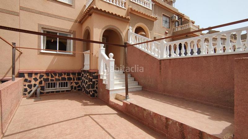Foto f7a6aaef-b8b9-435f-9326-d2ceb57f80b1. Dúplex  3 dormitorios y 2 baños con solarium y sótano en urb con piscina comunitaria en gran alacant en Santa Pola