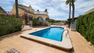 Xalet en Monte y Mar. Chalet esquina de 3 dormitorios y 3 baos en parcela grande arre