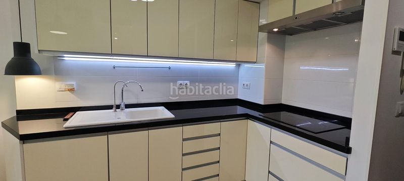 Foto 12042c9f-451e-4c1d-9905-0b7e1e1093bb. Apartament amb aparcament piscina a Playa de San Juan Alicante