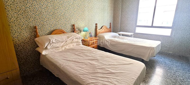 Foto a8d7ece0-0a4d-4438-9640-35db240571c2. Pis a Centro Santa Pola