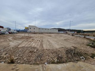 Industrial plot in Campo Alto-Club de Campo. Parcela industrial de 2.338m2 en polígono industrial lacy, elda