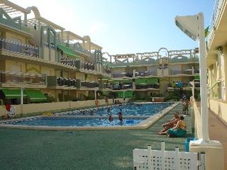 Rent Apartment  Avenida cuartel. Frente a la piscina