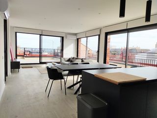 Alquiler Ático  Plaça salvador riera. Atico 3 hab. 2 baños terraza
