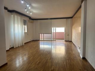 Rent Flat  Avenida de venecia. Piso en alquiler en polígono santa ana