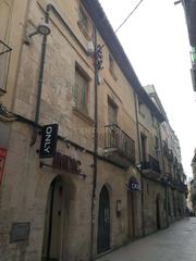 Building in Centre Vila