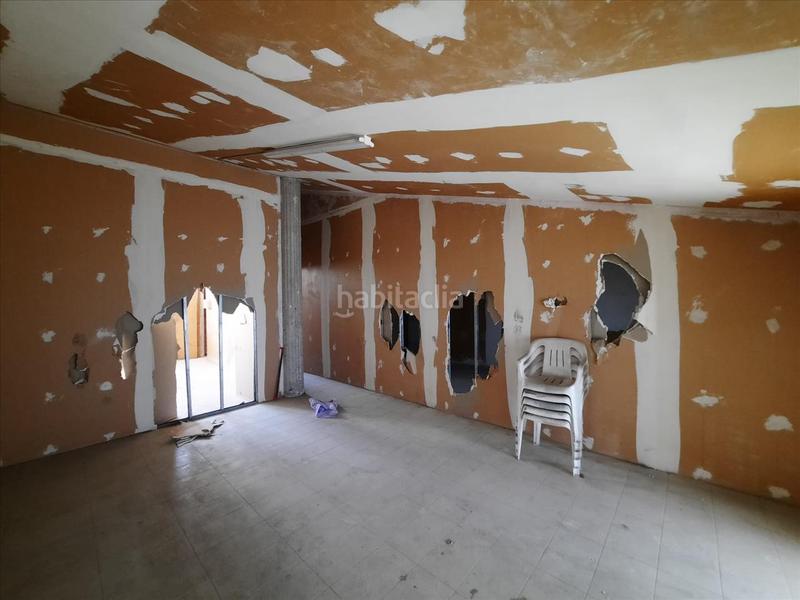 Foto f445019e-3a9e-43c2-a246-748e2c160c04. Local comercial en porxada en Centre Granollers