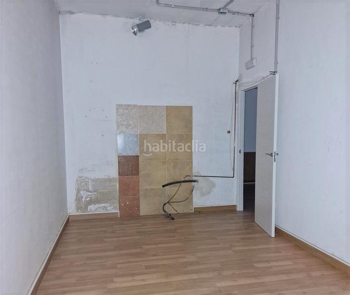 Foto 55dea6f0-3a7c-4186-9686-bd0570386485. Local comercial a lluis companys a Parets del Vallès