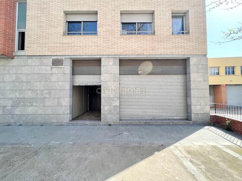 Foto 721bef20-1409-4d17-8b8b-679ecfe55695. Locale commerciale in napols 24 in Parc Central Barberà del Vallès