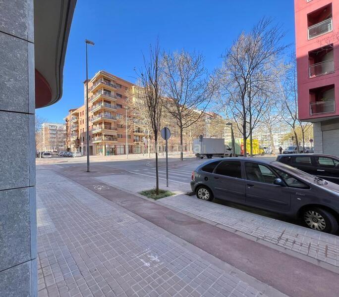 Foto 9f1bb390-686e-4713-bcb9-0469f04aab82. Locale commerciale in napols 24 in Parc Central Barberà del Vallès