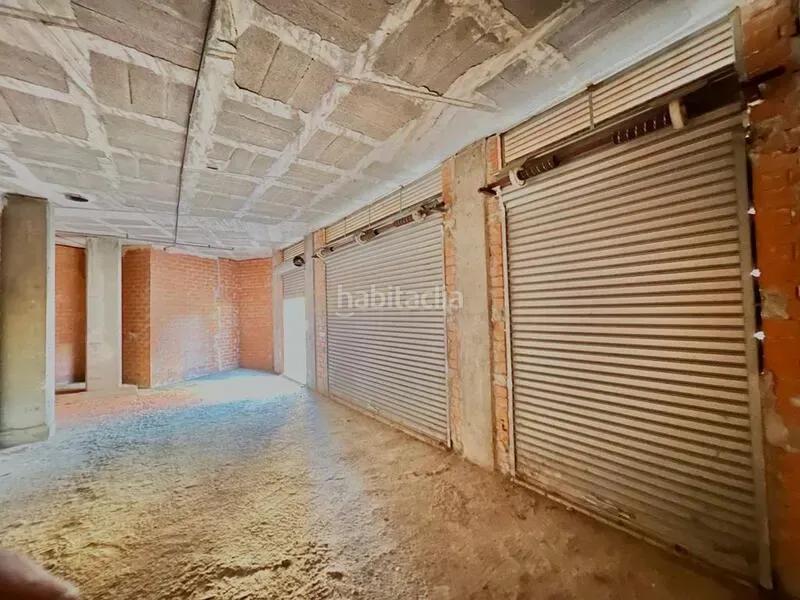 Foto b6ecb80e-1b3e-4fa0-ba32-791c29ba4ee5. Locale commerciale in napols 24 in Parc Central Barberà del Vallès