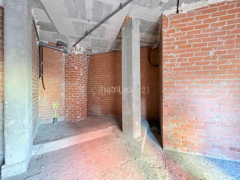 Foto b9c8a7eb-2594-45a9-ae24-a5ef315e6638. Locale commerciale in napols 24 in Parc Central Barberà del Vallès