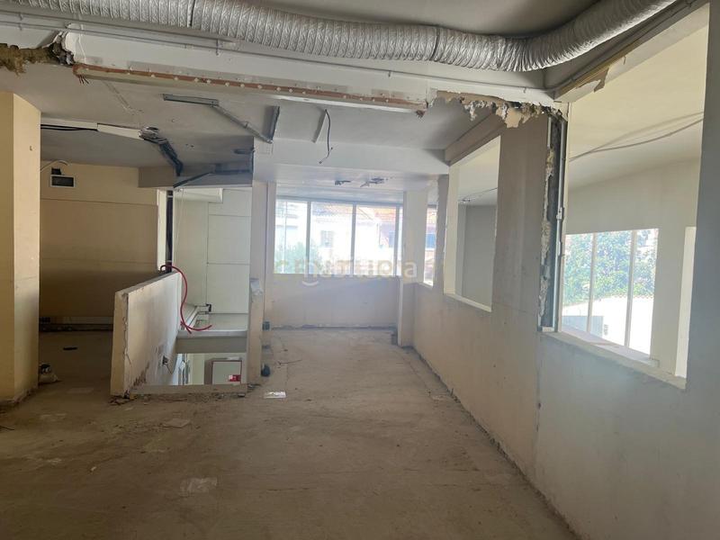 Foto f8d69de2-dc8d-45d3-824d-f5c2a62af006. Local comercial a carmen 4 a Centre Mollet del Vallès