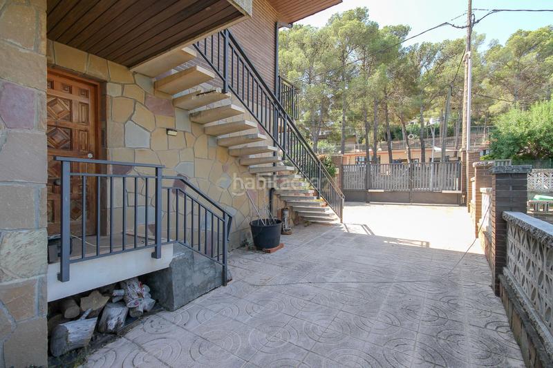 Foto 1033530b-3a1f-433e-a71c-5ba709302d25. Casa en avinguda de la font casa independiente con gran jardín y dos viviendas ideal para dos familias en Cervelló