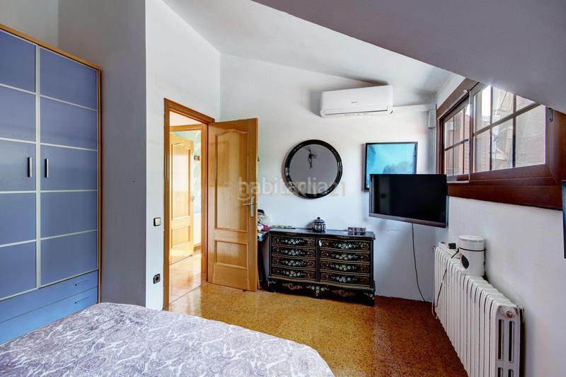 Foto 11d6263d-7a75-4f59-999a-ff4dc23e9671. Casa en avinguda de la font casa independiente con gran jardín y dos viviendas ideal para dos familias en Cervelló